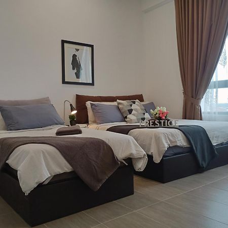 Prestige Troika Luxury Stay Kota Bharu Room photo